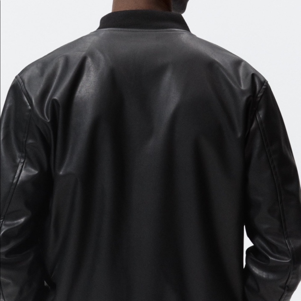 ZARA FAUX LEATHER BOMBER JACKET Long sleeve jacket with a ribbed collar. - Picture 4 of 10